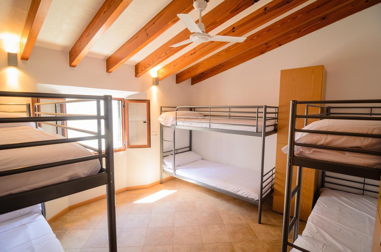Embat - Hostel Montuiri  Bilik gambar
